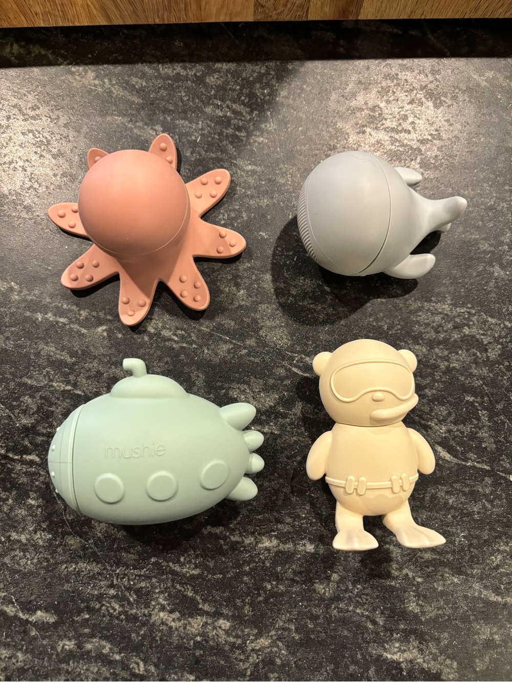 Mushie Mold Free Bath Play Set Under the sea whale submarine octopus diver toys